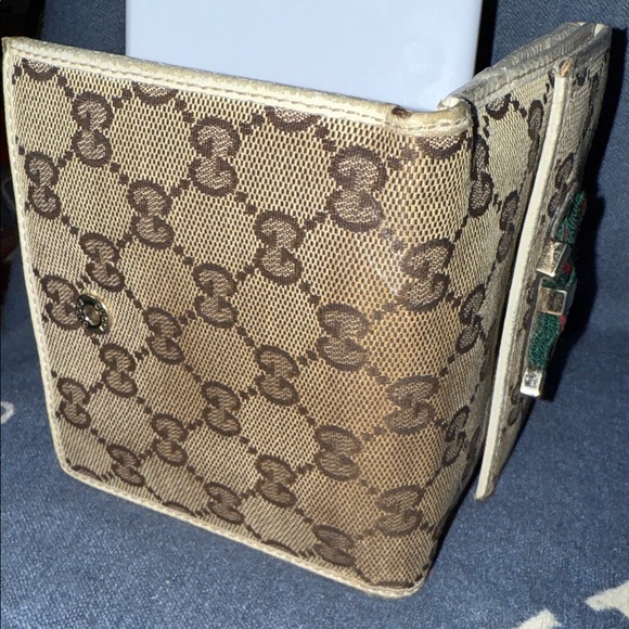 Gucci Tan and Brown Monogram Wallet - Picture 16 of 16